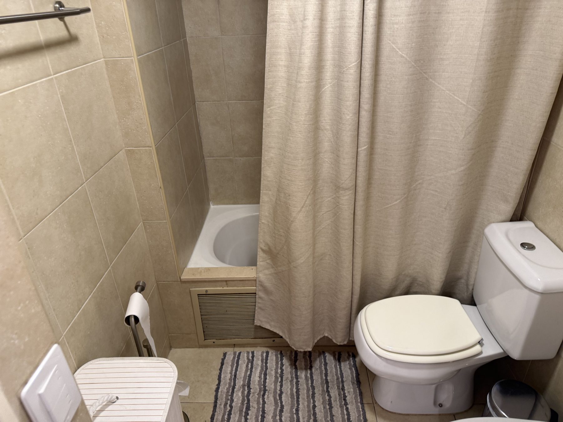 Master bath tub